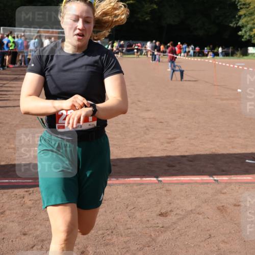 27.09.2026 - 35. Volkslauf durch das schöne Alstertal Strokosch-Dieckow http://msf.ph/oto/10575906 27.09.2026 12:30:07 Ziel 2210, 2211 meine-sportfotos.de