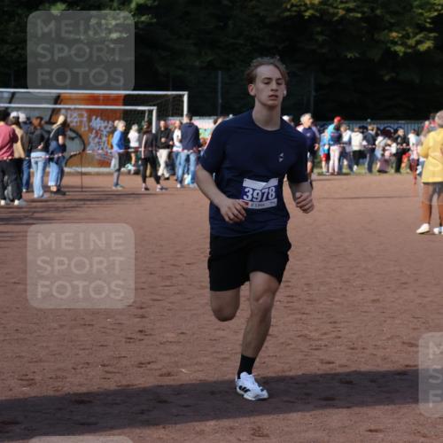 27.09.2026 - 35. Volkslauf durch das schöne Alstertal Strokosch-Dieckow http://msf.ph/oto/10575915 27.09.2026 11:20:01 Ziel 3398, 3978 meine-sportfotos.de