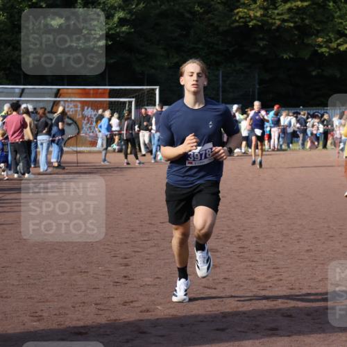 27.09.2026 - 35. Volkslauf durch das schöne Alstertal Strokosch-Dieckow http://msf.ph/oto/10576084 27.09.2026 11:20:01 Ziel 3398, 3978 meine-sportfotos.de