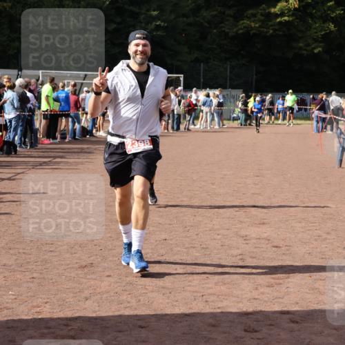 27.09.2026 - 35. Volkslauf durch das schöne Alstertal Strokosch-Dieckow http://msf.ph/oto/10576122 27.09.2026 12:30:25 Ziel 1074, 1104, 2398 meine-sportfotos.de