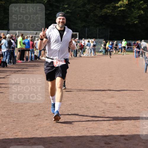27.09.2026 - 35. Volkslauf durch das schöne Alstertal Strokosch-Dieckow http://msf.ph/oto/10576131 27.09.2026 12:30:25 Ziel 1074, 1104, 2398 meine-sportfotos.de