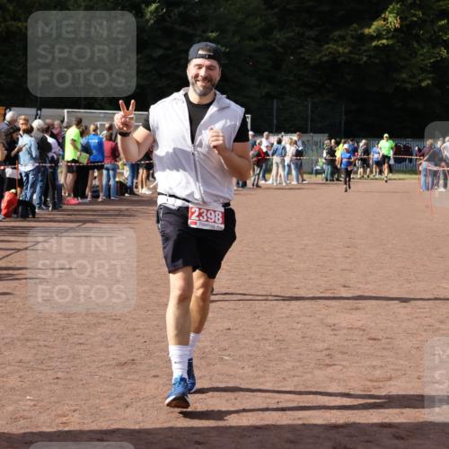 27.09.2026 - 35. Volkslauf durch das schöne Alstertal Strokosch-Dieckow http://msf.ph/oto/10576168 27.09.2026 12:30:25 Ziel 1074, 1104, 2398 meine-sportfotos.de