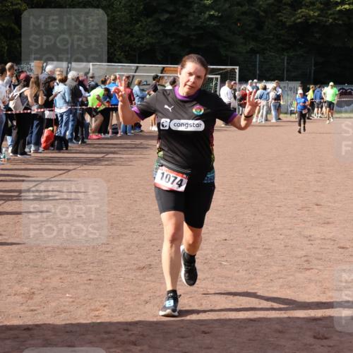 27.09.2026 - 35. Volkslauf durch das schöne Alstertal Strokosch-Dieckow http://msf.ph/oto/10576199 27.09.2026 12:30:27 Ziel 1074, 2398 meine-sportfotos.de