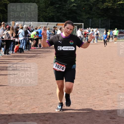 27.09.2026 - 35. Volkslauf durch das schöne Alstertal Strokosch-Dieckow http://msf.ph/oto/10576216 27.09.2026 12:30:27 Ziel 1074, 2398 meine-sportfotos.de