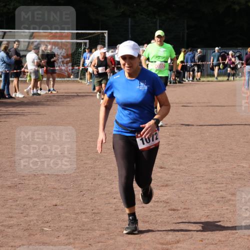 27.09.2026 - 35. Volkslauf durch das schöne Alstertal Strokosch-Dieckow http://msf.ph/oto/10576317 27.09.2026 12:30:39 Ziel 1072, 1647, 2080 meine-sportfotos.de