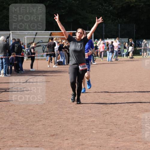 27.09.2026 - 35. Volkslauf durch das schöne Alstertal Strokosch-Dieckow http://msf.ph/oto/10576347 27.09.2026 12:38:28 Ziel 1092, 2194 meine-sportfotos.de