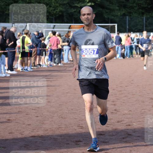 27.09.2026 - 35. Volkslauf durch das schöne Alstertal Strokosch-Dieckow http://msf.ph/oto/10576350 27.09.2026 11:19:56 Ziel 3057, 3978 meine-sportfotos.de
