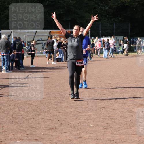27.09.2026 - 35. Volkslauf durch das schöne Alstertal Strokosch-Dieckow http://msf.ph/oto/10576355 27.09.2026 12:38:29 Ziel 1092, 2194 meine-sportfotos.de