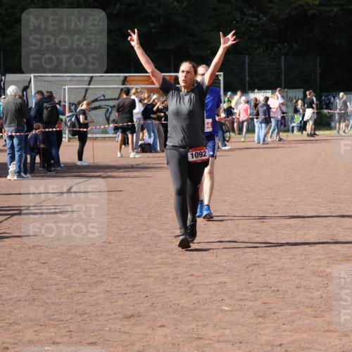 27.09.2026 - 35. Volkslauf durch das schöne Alstertal Strokosch-Dieckow http://msf.ph/oto/10576361 27.09.2026 12:38:29 Ziel 1092, 2194 meine-sportfotos.de