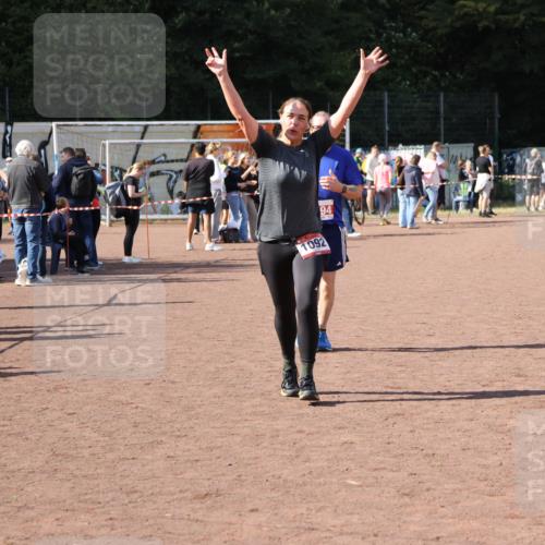 27.09.2026 - 35. Volkslauf durch das schöne Alstertal Strokosch-Dieckow http://msf.ph/oto/10576390 27.09.2026 12:38:29 Ziel 1092, 2194 meine-sportfotos.de