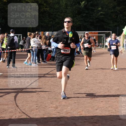 27.09.2026 - 35. Volkslauf durch das schöne Alstertal Strokosch-Dieckow http://msf.ph/oto/10576399 27.09.2026 12:30:44 Ziel 1072, 1647, 2080, 2230, 2234 meine-sportfotos.de