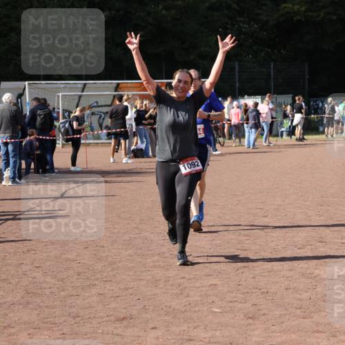 27.09.2026 - 35. Volkslauf durch das schöne Alstertal Strokosch-Dieckow http://msf.ph/oto/10576405 27.09.2026 12:38:29 Ziel 1092, 2194 meine-sportfotos.de