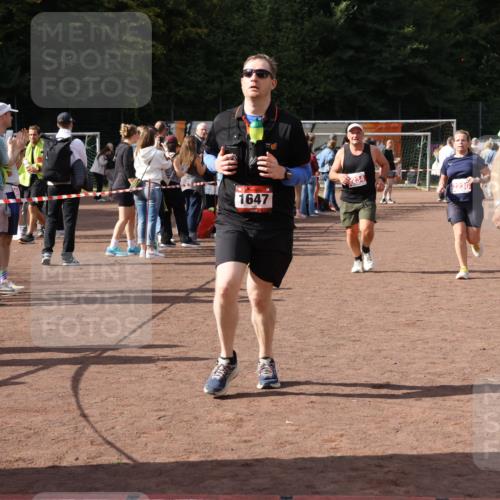 27.09.2026 - 35. Volkslauf durch das schöne Alstertal Strokosch-Dieckow http://msf.ph/oto/10576413 27.09.2026 12:30:45 Ziel 1647, 2080, 2230, 2234 meine-sportfotos.de
