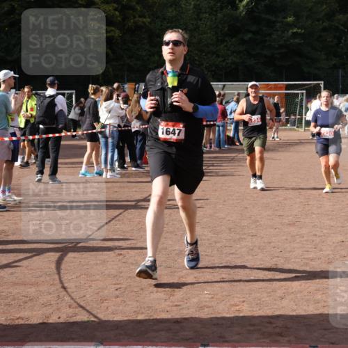27.09.2026 - 35. Volkslauf durch das schöne Alstertal Strokosch-Dieckow http://msf.ph/oto/10576420 27.09.2026 12:30:45 Ziel 1647, 2080, 2230, 2234 meine-sportfotos.de