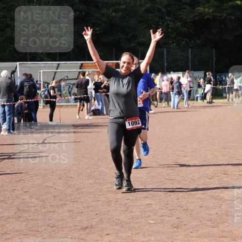 27.09.2026 - 35. Volkslauf durch das schöne Alstertal Strokosch-Dieckow http://msf.ph/oto/10576421 27.09.2026 12:38:29 Ziel 1092, 2194 meine-sportfotos.de