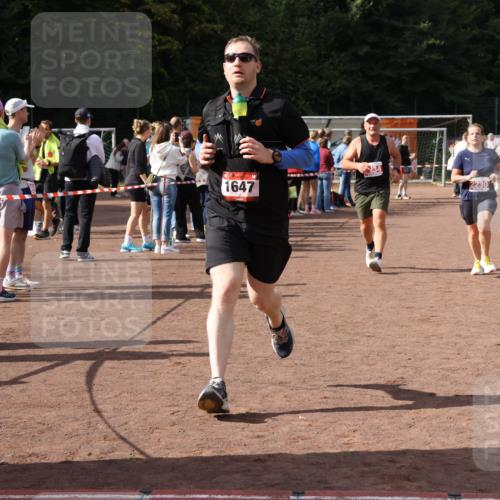 27.09.2026 - 35. Volkslauf durch das schöne Alstertal Strokosch-Dieckow http://msf.ph/oto/10576427 27.09.2026 12:30:45 Ziel 1647, 2080, 2230, 2234 meine-sportfotos.de