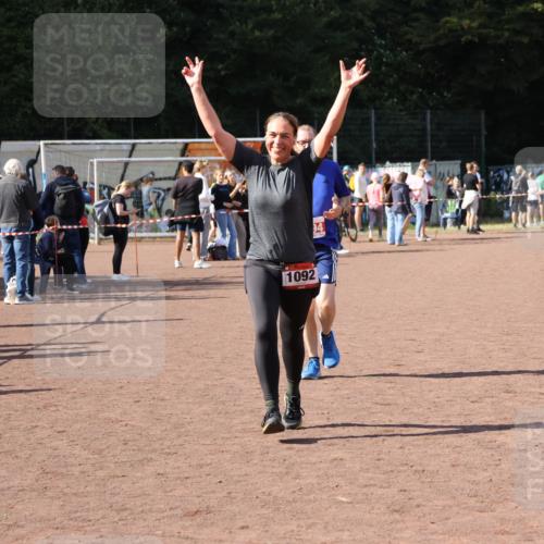 27.09.2026 - 35. Volkslauf durch das schöne Alstertal Strokosch-Dieckow http://msf.ph/oto/10576430 27.09.2026 12:38:29 Ziel 1092, 2194 meine-sportfotos.de