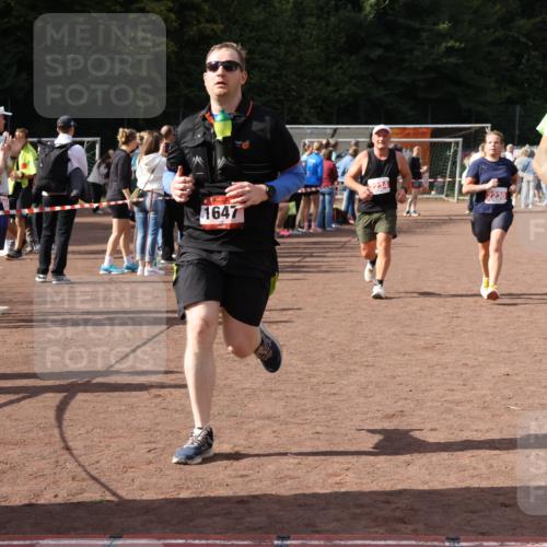 27.09.2026 - 35. Volkslauf durch das schöne Alstertal Strokosch-Dieckow http://msf.ph/oto/10576434 27.09.2026 12:30:45 Ziel 1647, 2080, 2230, 2234 meine-sportfotos.de