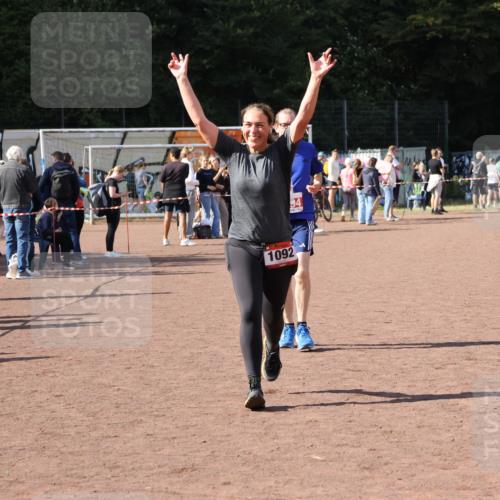 27.09.2026 - 35. Volkslauf durch das schöne Alstertal Strokosch-Dieckow http://msf.ph/oto/10576437 27.09.2026 12:38:29 Ziel 1092, 2194 meine-sportfotos.de