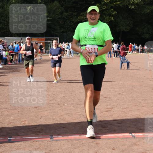 27.09.2026 - 35. Volkslauf durch das schöne Alstertal Strokosch-Dieckow http://msf.ph/oto/10576442 27.09.2026 12:30:45 Ziel 1647, 2080, 2230, 2234 meine-sportfotos.de