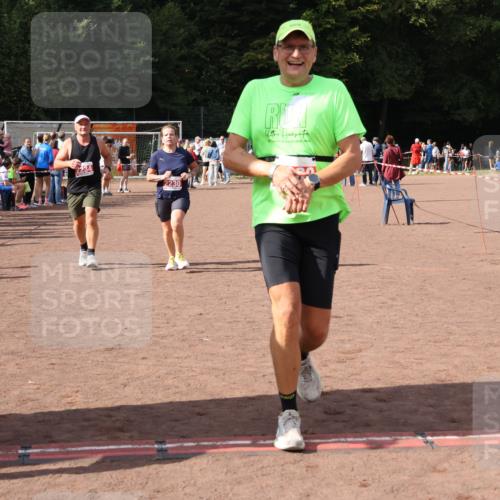 27.09.2026 - 35. Volkslauf durch das schöne Alstertal Strokosch-Dieckow http://msf.ph/oto/10576450 27.09.2026 12:30:45 Ziel 1647, 2080, 2230, 2234 meine-sportfotos.de