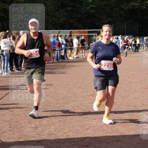 27.09.2026 - 35. Volkslauf durch das schöne Alstertal Strokosch-Dieckow http://msf.ph/oto/10576539 27.09.2026 12:30:47 Ziel 1647, 2080, 2230, 2234 meine-sportfotos.de