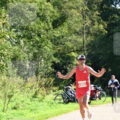 27.09.2026 - 35. Volkslauf durch das schöne Alstertal Dr. Thomas Lammeyer http://msf.ph/oto/10576633 27.09.2026 11:45:35 Laufen 2982 meine-sportfotos.de