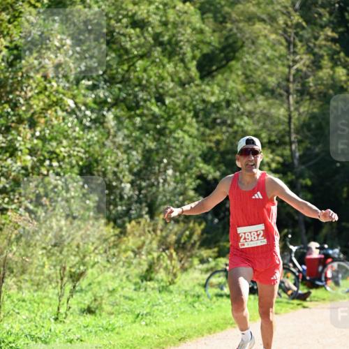 27.09.2026 - 35. Volkslauf durch das schöne Alstertal Dr. Thomas Lammeyer http://msf.ph/oto/10576636 27.09.2026 11:45:35 Laufen 2982 meine-sportfotos.de