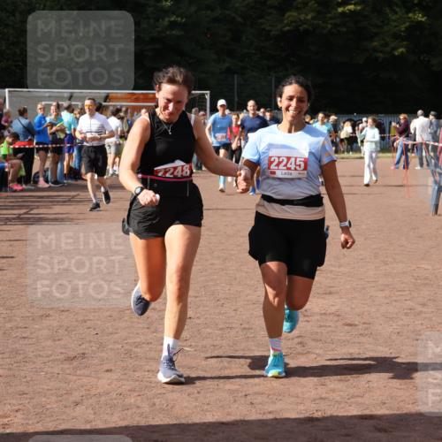 27.09.2026 - 35. Volkslauf durch das schöne Alstertal Strokosch-Dieckow http://msf.ph/oto/10576716 27.09.2026 12:31:09 Ziel 2012, 2013, 2245, 2248, 2310 meine-sportfotos.de