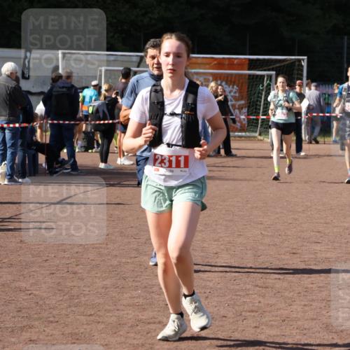 27.09.2026 - 35. Volkslauf durch das schöne Alstertal Strokosch-Dieckow http://msf.ph/oto/10576731 27.09.2026 12:39:44 Ziel 2079, 2311, 2483, 2484 meine-sportfotos.de