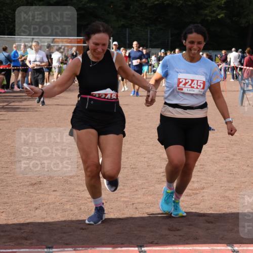 27.09.2026 - 35. Volkslauf durch das schöne Alstertal Strokosch-Dieckow http://msf.ph/oto/10576765 27.09.2026 12:31:09 Ziel 2012, 2013, 2245, 2248, 2310 meine-sportfotos.de