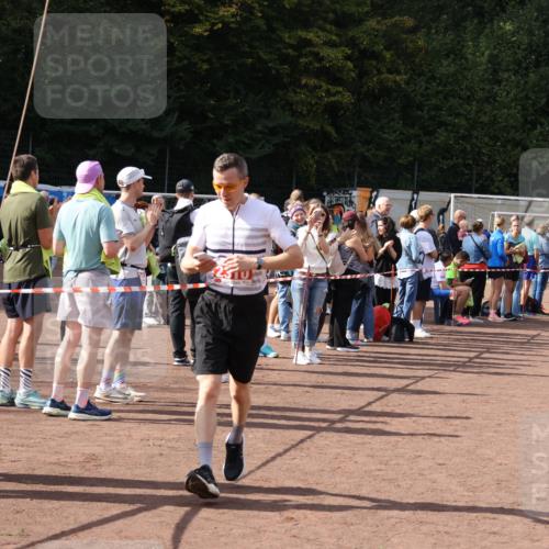 27.09.2026 - 35. Volkslauf durch das schöne Alstertal Strokosch-Dieckow http://msf.ph/oto/10576772 27.09.2026 12:31:15 Ziel 1086, 1649, 2011, 2012, 2013, 2198, 2310 meine-sportfotos.de