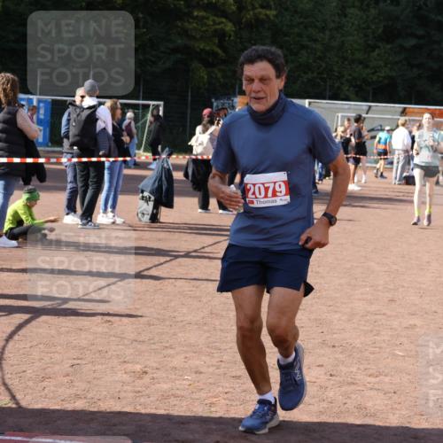 27.09.2026 - 35. Volkslauf durch das schöne Alstertal Strokosch-Dieckow http://msf.ph/oto/10576783 27.09.2026 12:39:47 Ziel 2079, 2267, 2311, 2483, 2484 meine-sportfotos.de