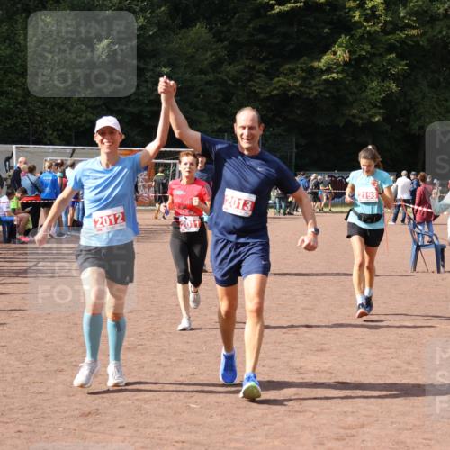 27.09.2026 - 35. Volkslauf durch das schöne Alstertal Strokosch-Dieckow http://msf.ph/oto/10576811 27.09.2026 12:31:16 Ziel 1086, 1649, 2011, 2012, 2013, 2198, 2310 meine-sportfotos.de