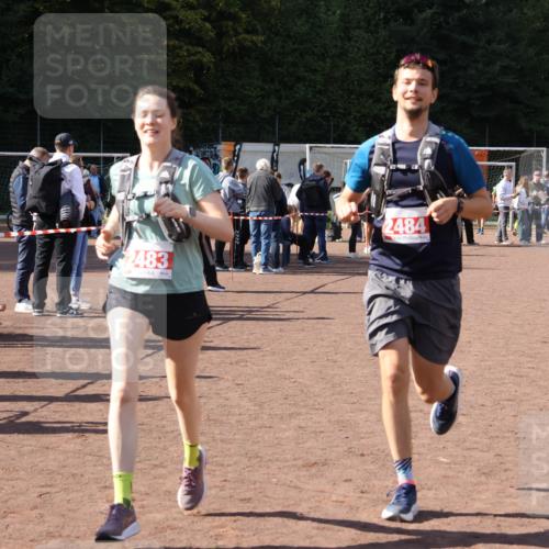 27.09.2026 - 35. Volkslauf durch das schöne Alstertal Strokosch-Dieckow http://msf.ph/oto/10576846 27.09.2026 12:39:51 Ziel 2267, 2483, 2484 meine-sportfotos.de
