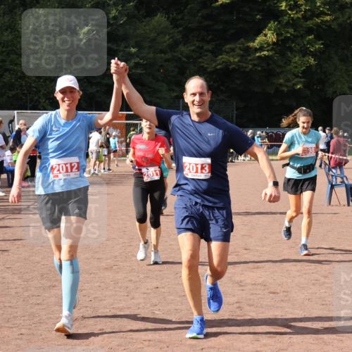 27.09.2026 - 35. Volkslauf durch das schöne Alstertal Strokosch-Dieckow http://msf.ph/oto/10576870 27.09.2026 12:31:17 Ziel 1086, 1649, 2011, 2012, 2013, 2198, 2310 meine-sportfotos.de