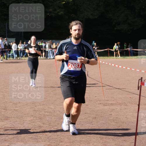 27.09.2026 - 35. Volkslauf durch das schöne Alstertal Strokosch-Dieckow http://msf.ph/oto/10576929 27.09.2026 12:39:59 Ziel 2087, 2100, 2307 meine-sportfotos.de