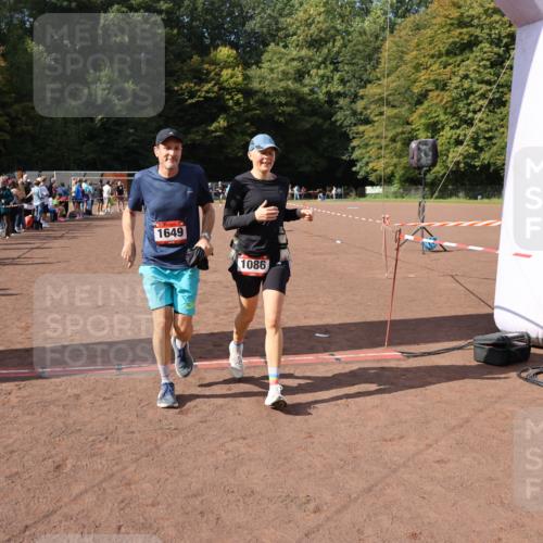 27.09.2026 - 35. Volkslauf durch das schöne Alstertal Strokosch-Dieckow http://msf.ph/oto/10576986 27.09.2026 12:31:22 Ziel 1086, 1649, 2011, 2198 meine-sportfotos.de