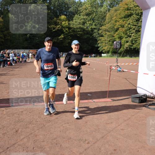 27.09.2026 - 35. Volkslauf durch das schöne Alstertal Strokosch-Dieckow http://msf.ph/oto/10576994 27.09.2026 12:31:22 Ziel 1086, 1649, 2011, 2198 meine-sportfotos.de