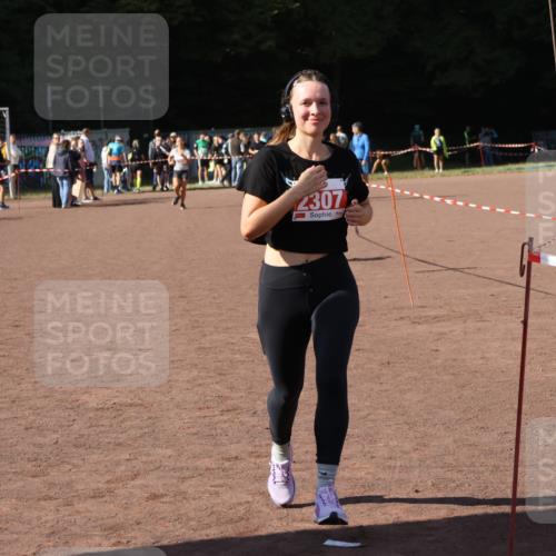 27.09.2026 - 35. Volkslauf durch das schöne Alstertal Strokosch-Dieckow http://msf.ph/oto/10577019 27.09.2026 12:40:04 Ziel 2087, 2100, 2307 meine-sportfotos.de