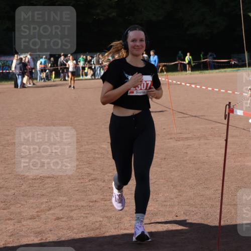 27.09.2026 - 35. Volkslauf durch das schöne Alstertal Strokosch-Dieckow http://msf.ph/oto/10577027 27.09.2026 12:40:04 Ziel 2087, 2100, 2307 meine-sportfotos.de