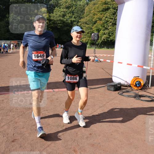27.09.2026 - 35. Volkslauf durch das schöne Alstertal Strokosch-Dieckow http://msf.ph/oto/10577069 27.09.2026 12:31:23 Ziel 1086, 1649, 2198 meine-sportfotos.de