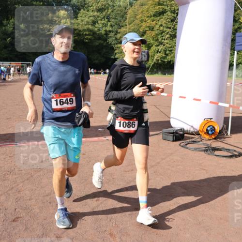 27.09.2026 - 35. Volkslauf durch das schöne Alstertal Strokosch-Dieckow http://msf.ph/oto/10577086 27.09.2026 12:31:23 Ziel 1086, 1649, 2198 meine-sportfotos.de
