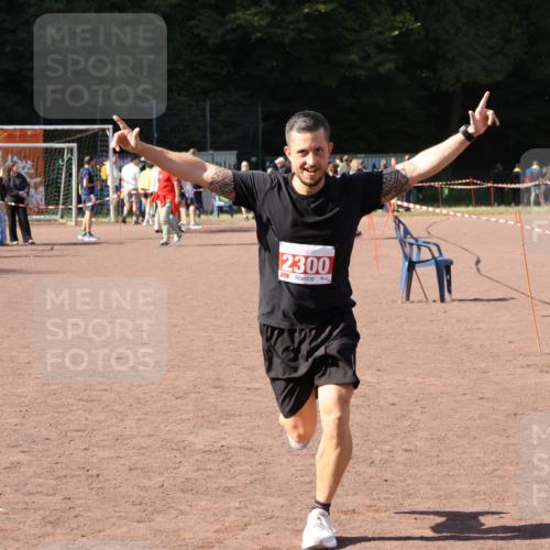 27.09.2026 - 35. Volkslauf durch das schöne Alstertal Strokosch-Dieckow http://msf.ph/oto/10577184 27.09.2026 12:40:20 Ziel 2300 meine-sportfotos.de