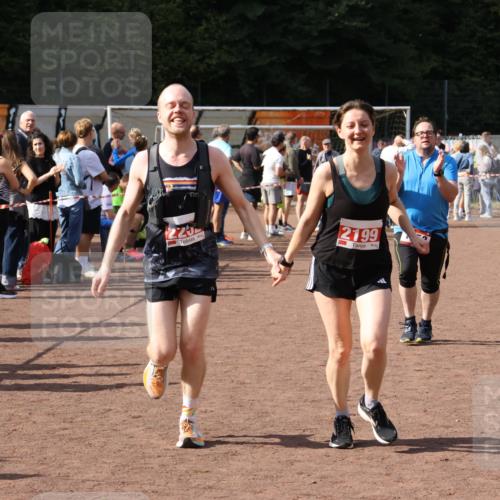 27.09.2026 - 35. Volkslauf durch das schöne Alstertal Strokosch-Dieckow http://msf.ph/oto/10577209 27.09.2026 12:31:45 Ziel 1652, 2199, 2202 meine-sportfotos.de