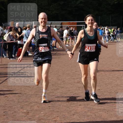 27.09.2026 - 35. Volkslauf durch das schöne Alstertal Strokosch-Dieckow http://msf.ph/oto/10577222 27.09.2026 12:31:46 Ziel 1652, 2199, 2202 meine-sportfotos.de