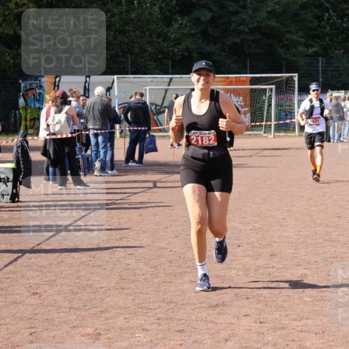 27.09.2026 - 35. Volkslauf durch das schöne Alstertal Strokosch-Dieckow http://msf.ph/oto/10577250 27.09.2026 12:41:54 Ziel 1631, 2182 meine-sportfotos.de