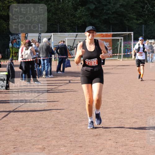 27.09.2026 - 35. Volkslauf durch das schöne Alstertal Strokosch-Dieckow http://msf.ph/oto/10577259 27.09.2026 12:41:54 Ziel 1631, 2182 meine-sportfotos.de