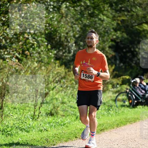 27.09.2026 - 35. Volkslauf durch das schöne Alstertal Dr. Thomas Lammeyer http://msf.ph/oto/10577392 27.09.2026 11:52:35 Laufen 1586 meine-sportfotos.de