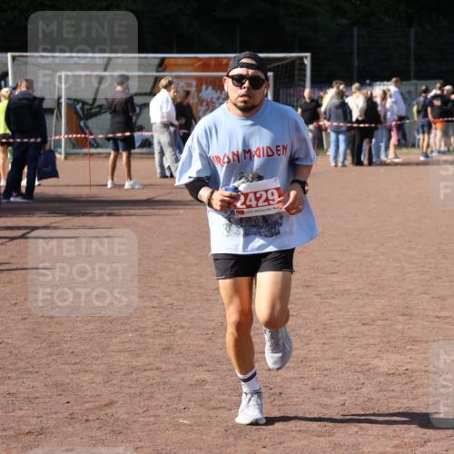 27.09.2026 - 35. Volkslauf durch das schöne Alstertal Strokosch-Dieckow http://msf.ph/oto/10577403 27.09.2026 12:42:10 Ziel 2429 meine-sportfotos.de